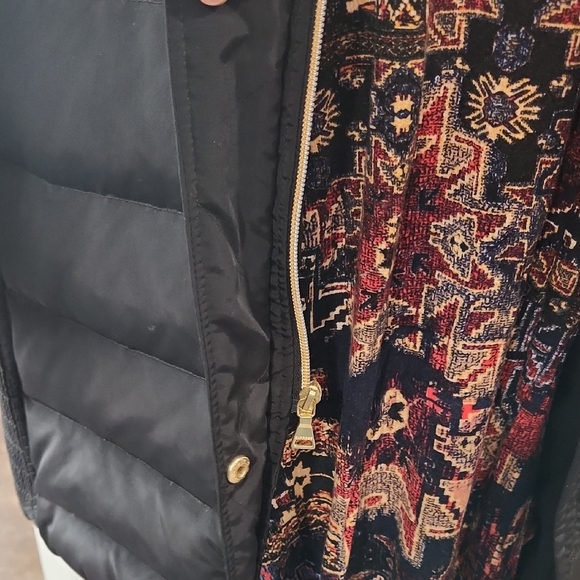 Express Black Puffer Jacket with Fur Trim - Picture 5 of 16